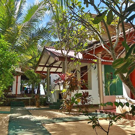 Panorama Rock Cafe Bed & Breakfast Tangalle Exterior photo