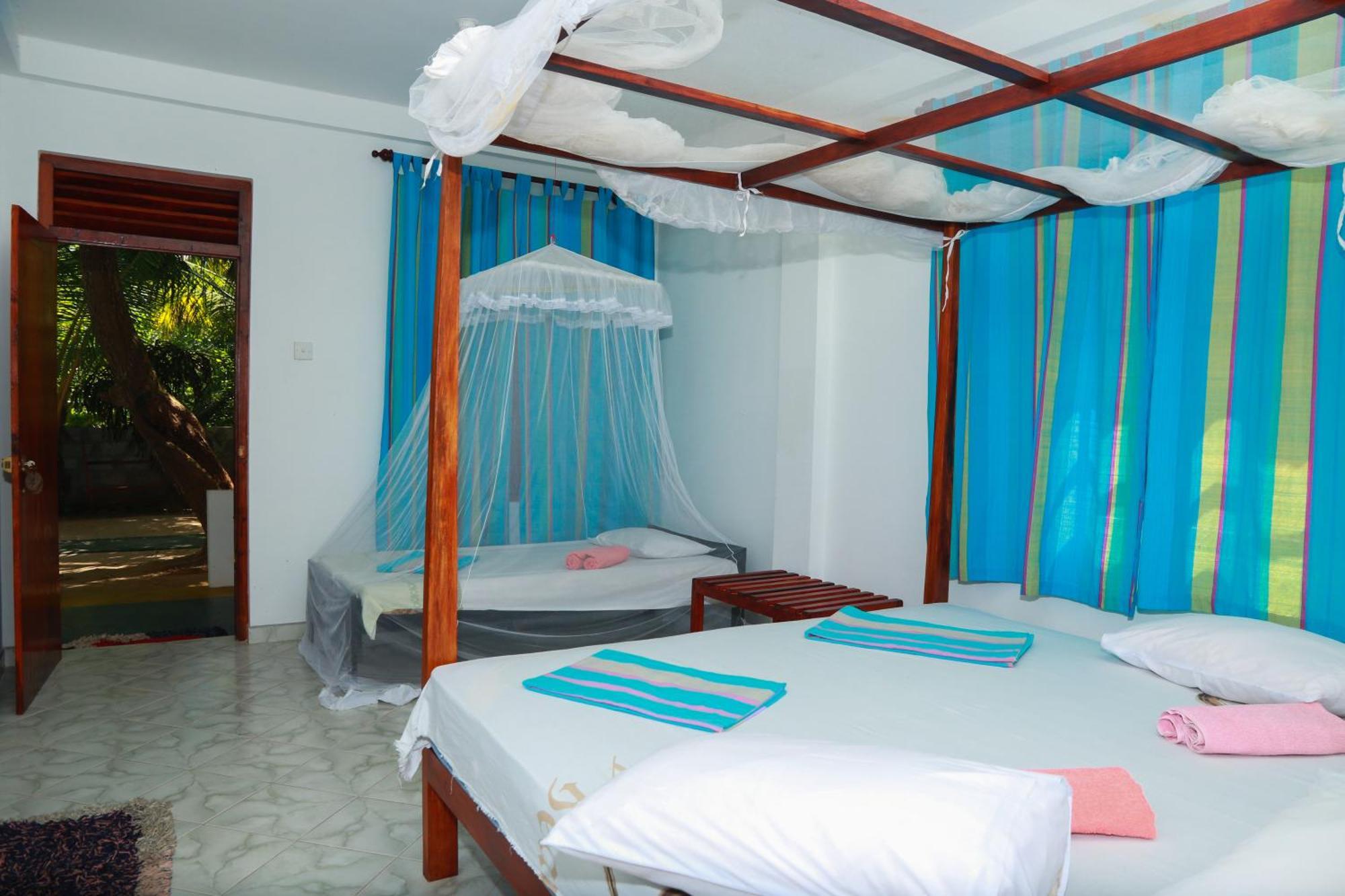 Panorama Rock Cafe Bed & Breakfast Tangalle Exterior photo