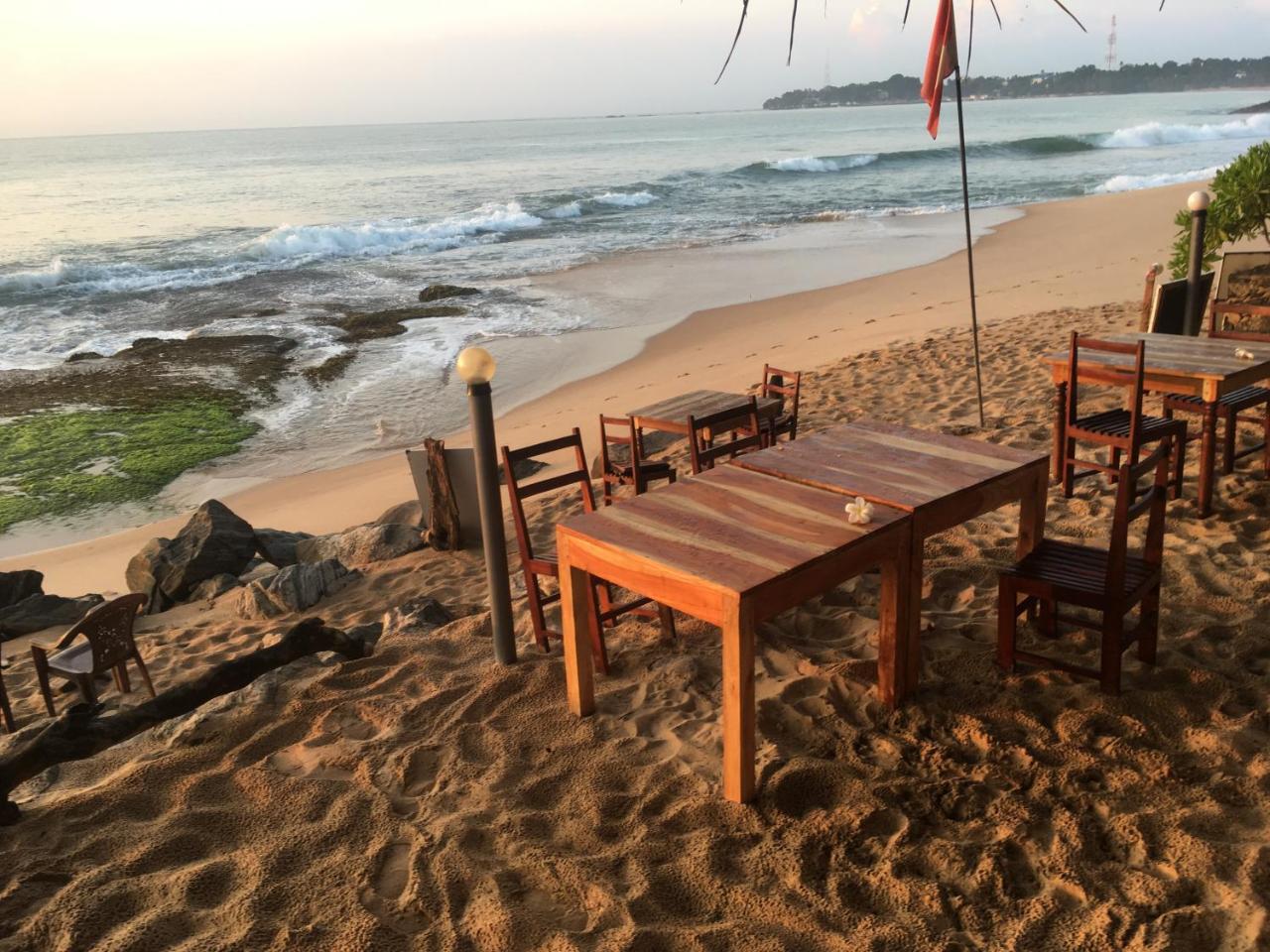 Panorama Rock Cafe Bed & Breakfast Tangalle Exterior photo
