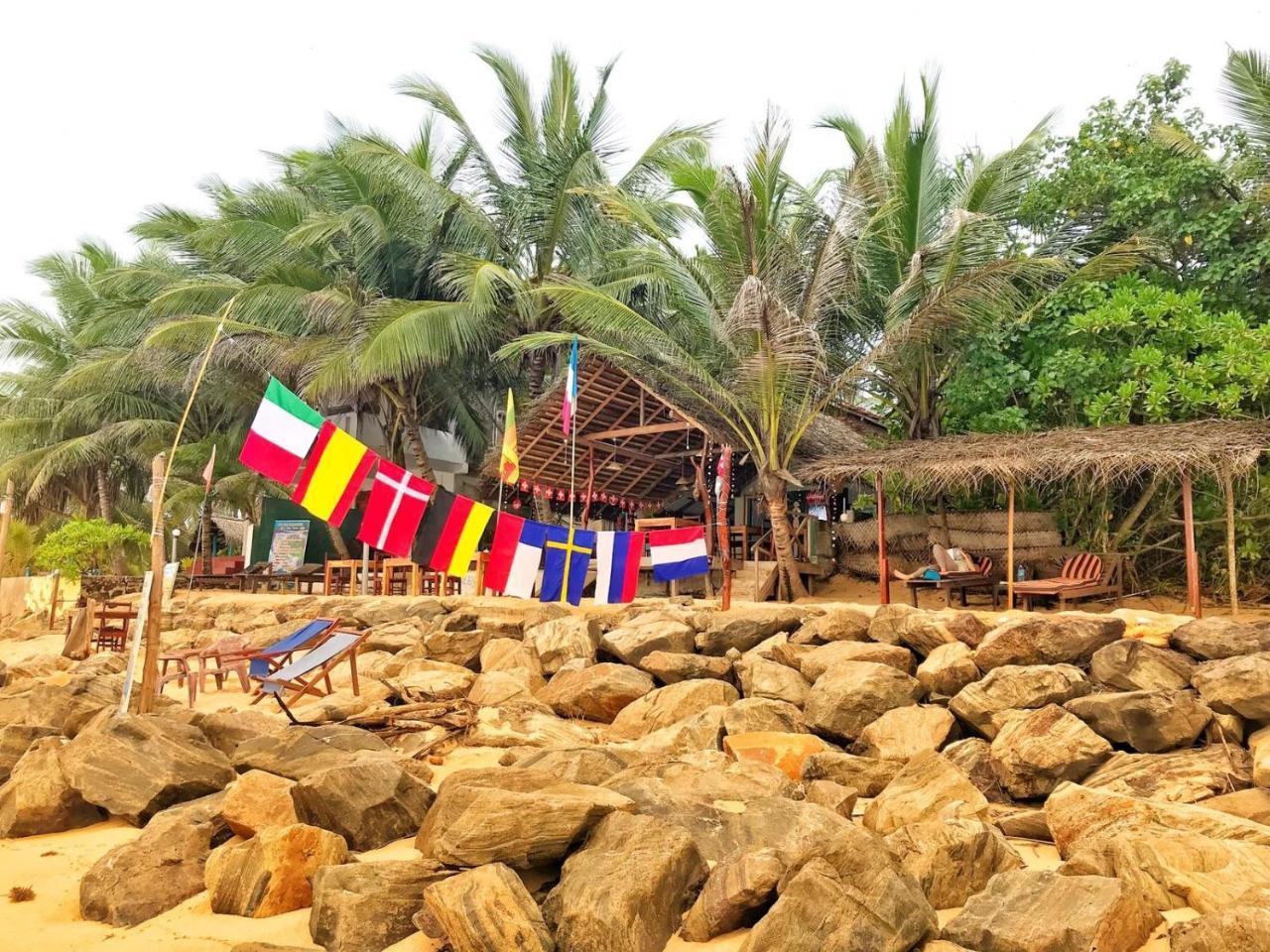 Panorama Rock Cafe Bed & Breakfast Tangalle Exterior photo